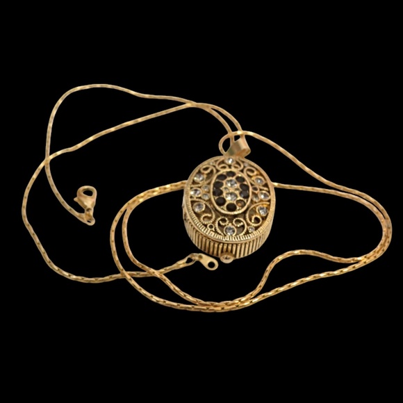 Vintage Vanity Fair Quartz Pendant Watch - Picture 1 of 6